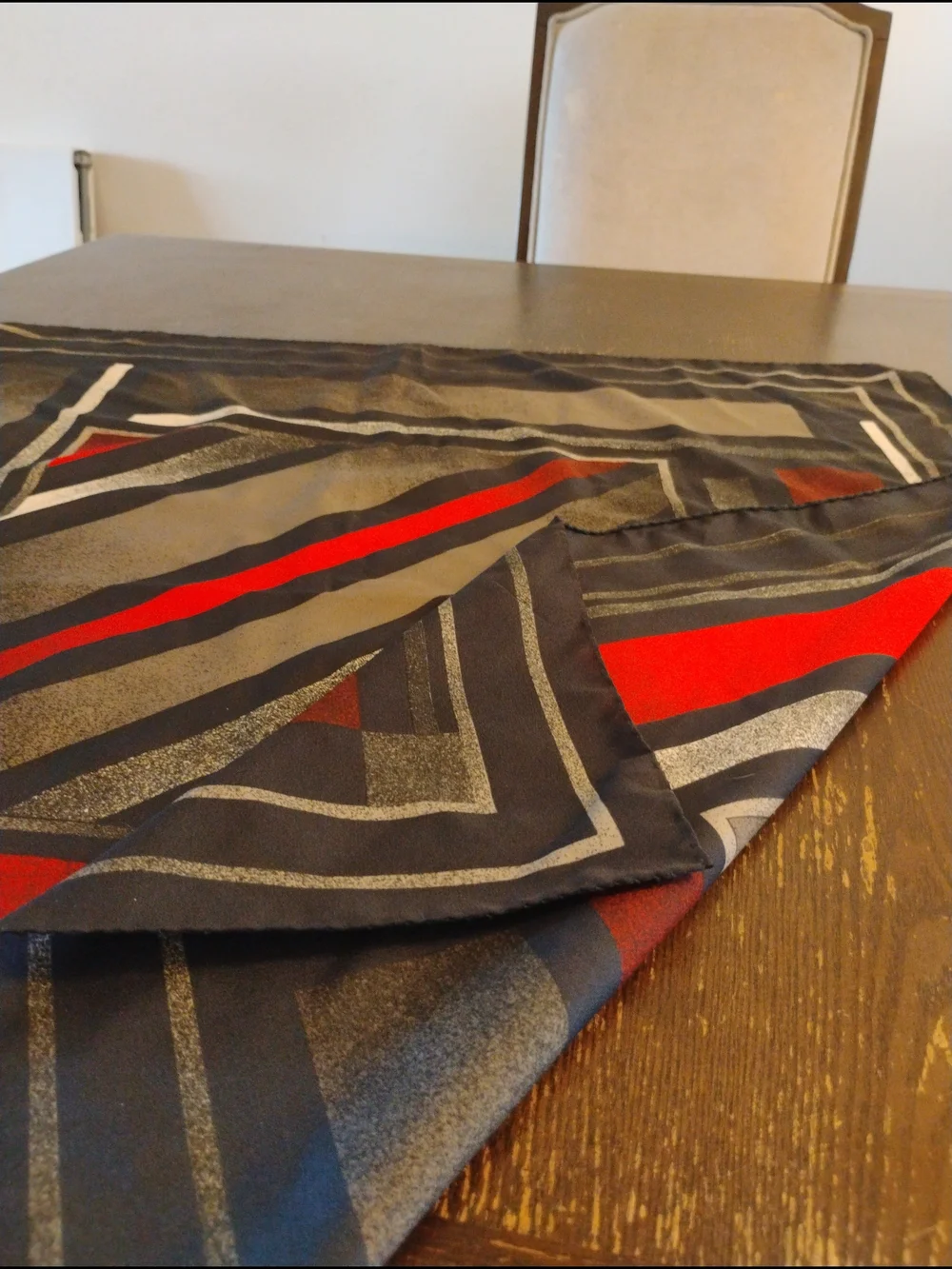 Women’s Geometric Print Red & Black Scarf